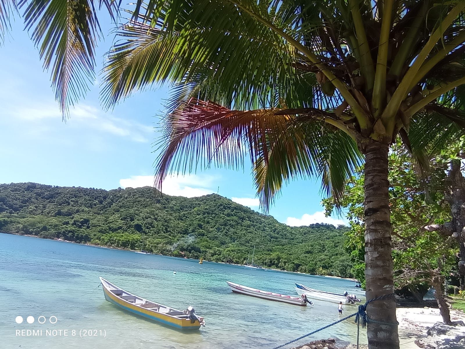Bahía del Caribe colombiano frente a Hilltop Sapzurro
